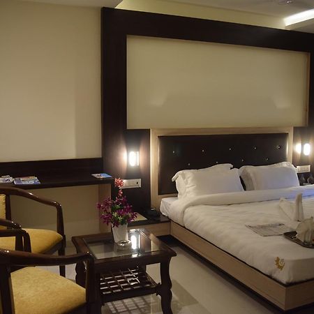 Hotel Dayal Shree Paradise Bhopal Buitenkant foto
