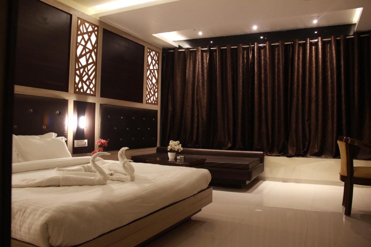 Hotel Dayal Shree Paradise Bhopal Buitenkant foto