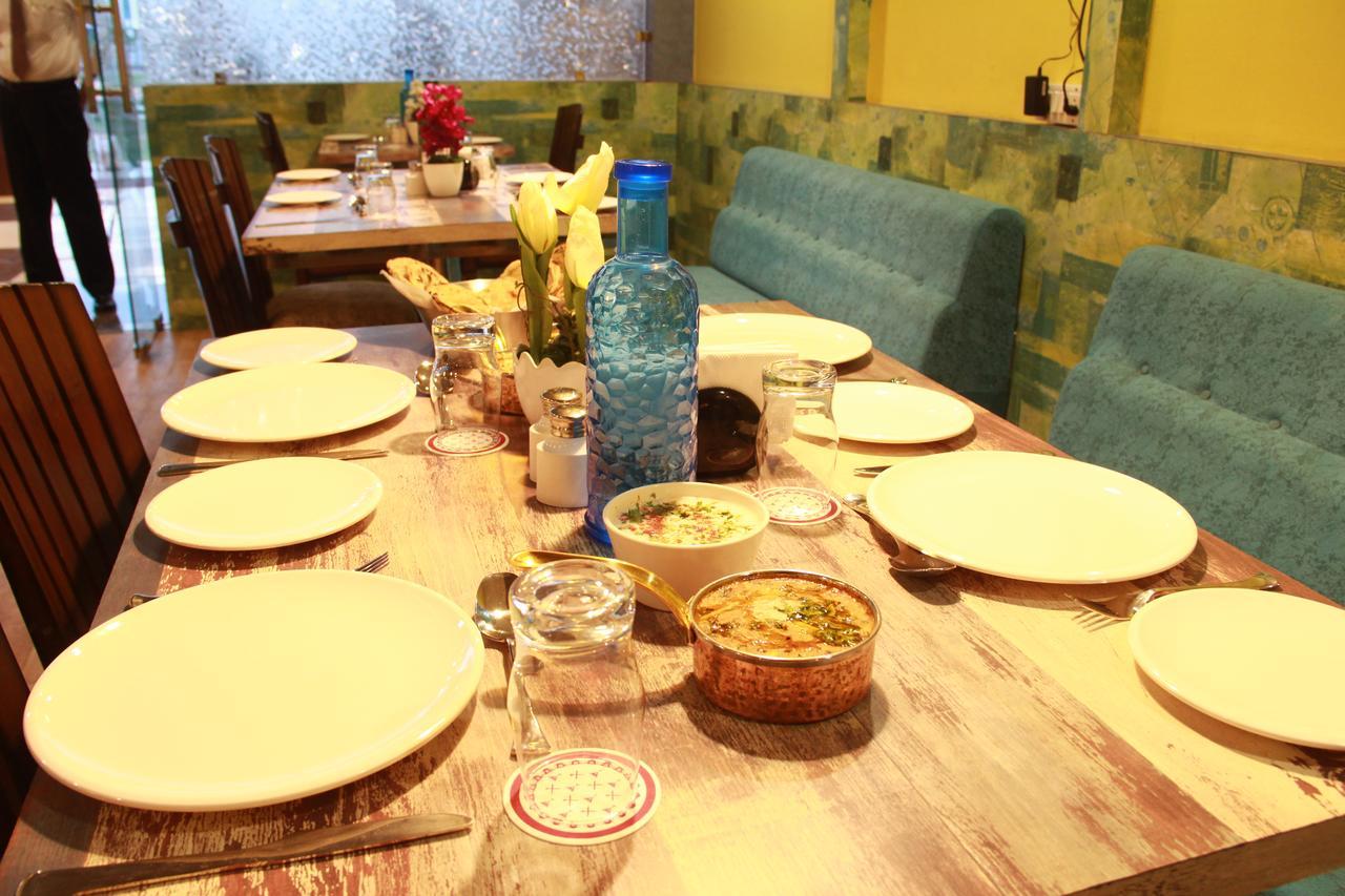 Hotel Dayal Shree Paradise Bhopal Buitenkant foto