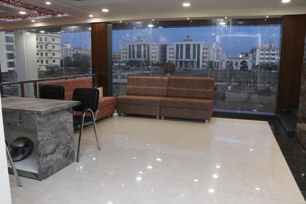 Hotel Dayal Shree Paradise Bhopal Buitenkant foto