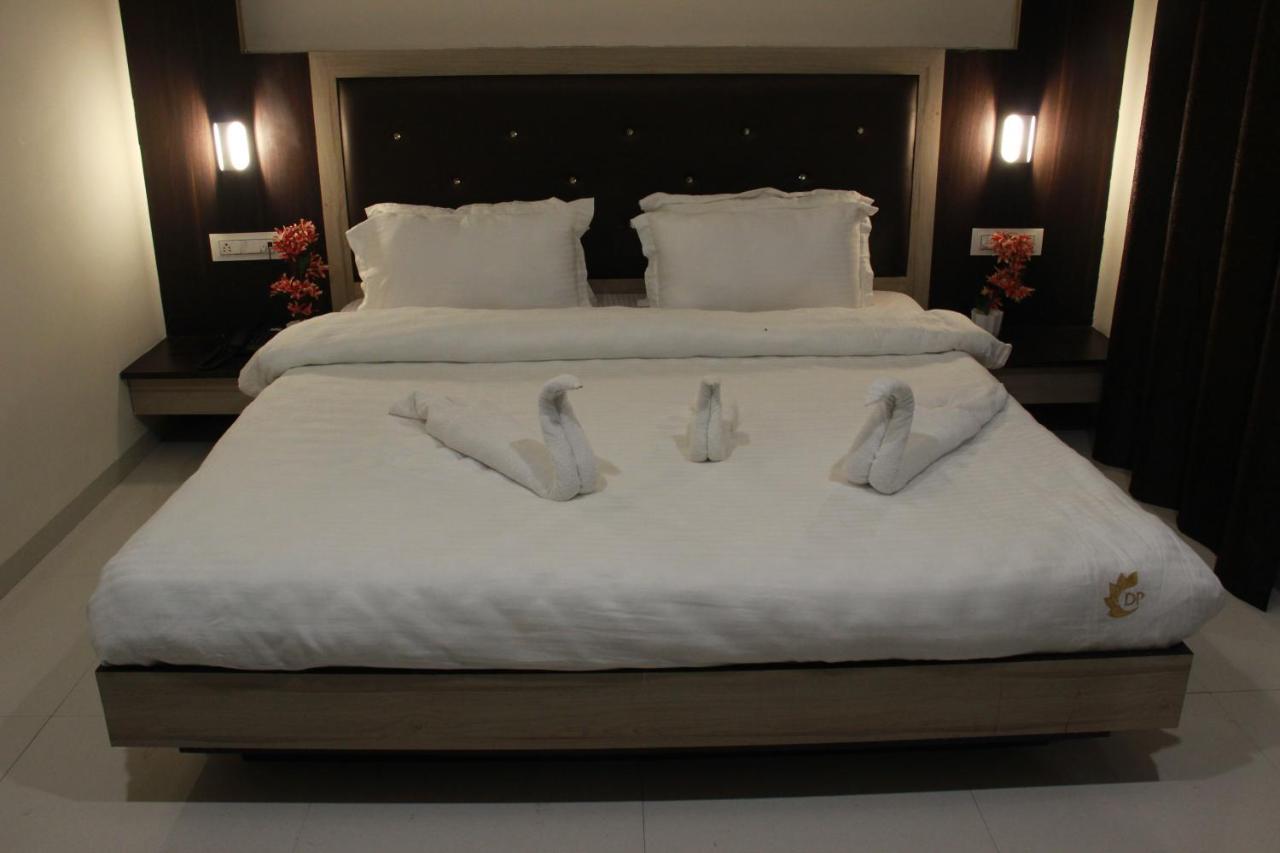 Hotel Dayal Shree Paradise Bhopal Buitenkant foto