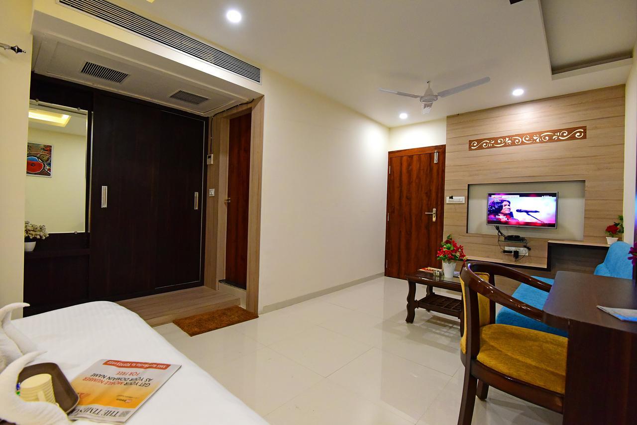 Hotel Dayal Shree Paradise Bhopal Buitenkant foto